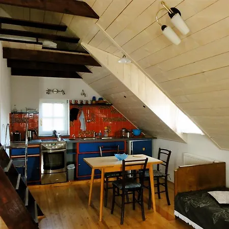 Apartment Tagrajska *